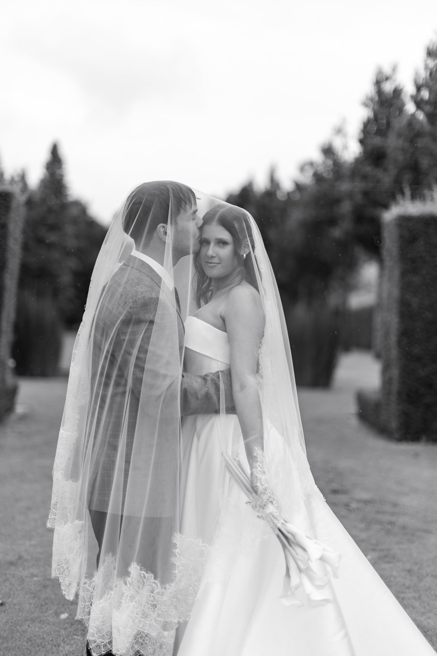 Mantilla Lace Bridal Veil- Off-White