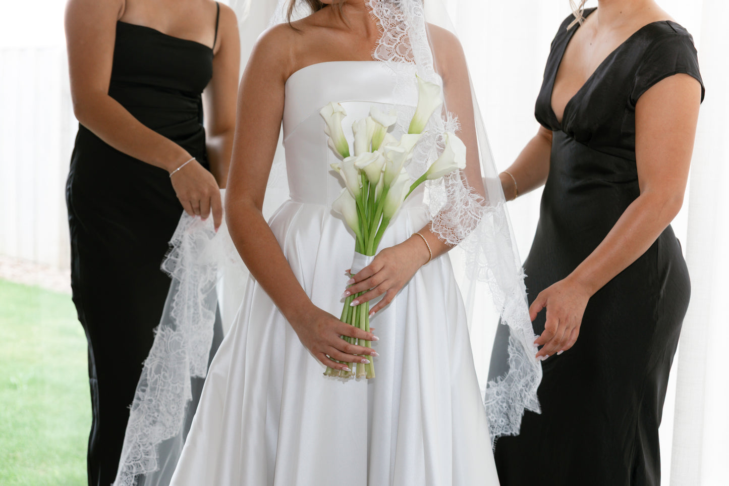Mantilla Lace Bridal Veil- Off-White