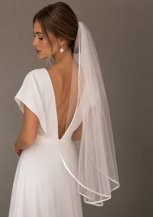 Satin Trim Bridal Veil – Fingertip Length (1m)