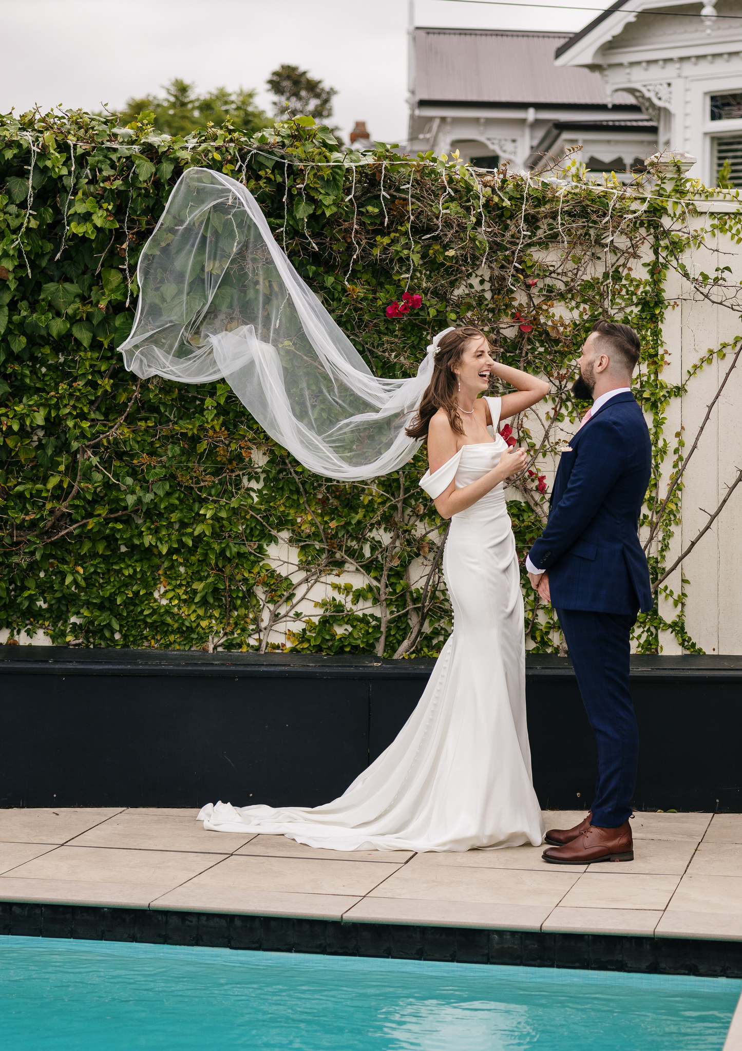 Satin Trim Bridal Veil – Floor Length (2m)