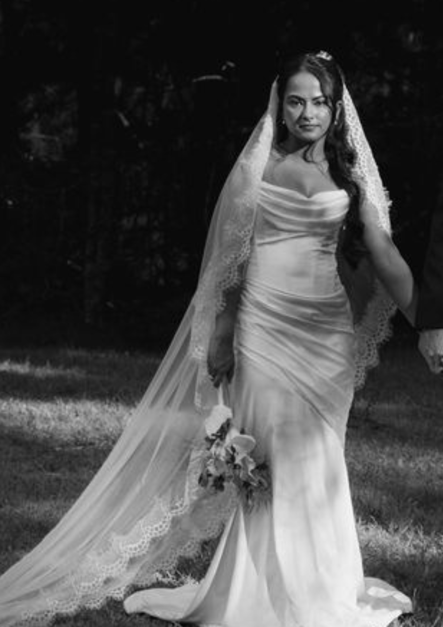 Mantilla Lace Bridal Veil- Ivory