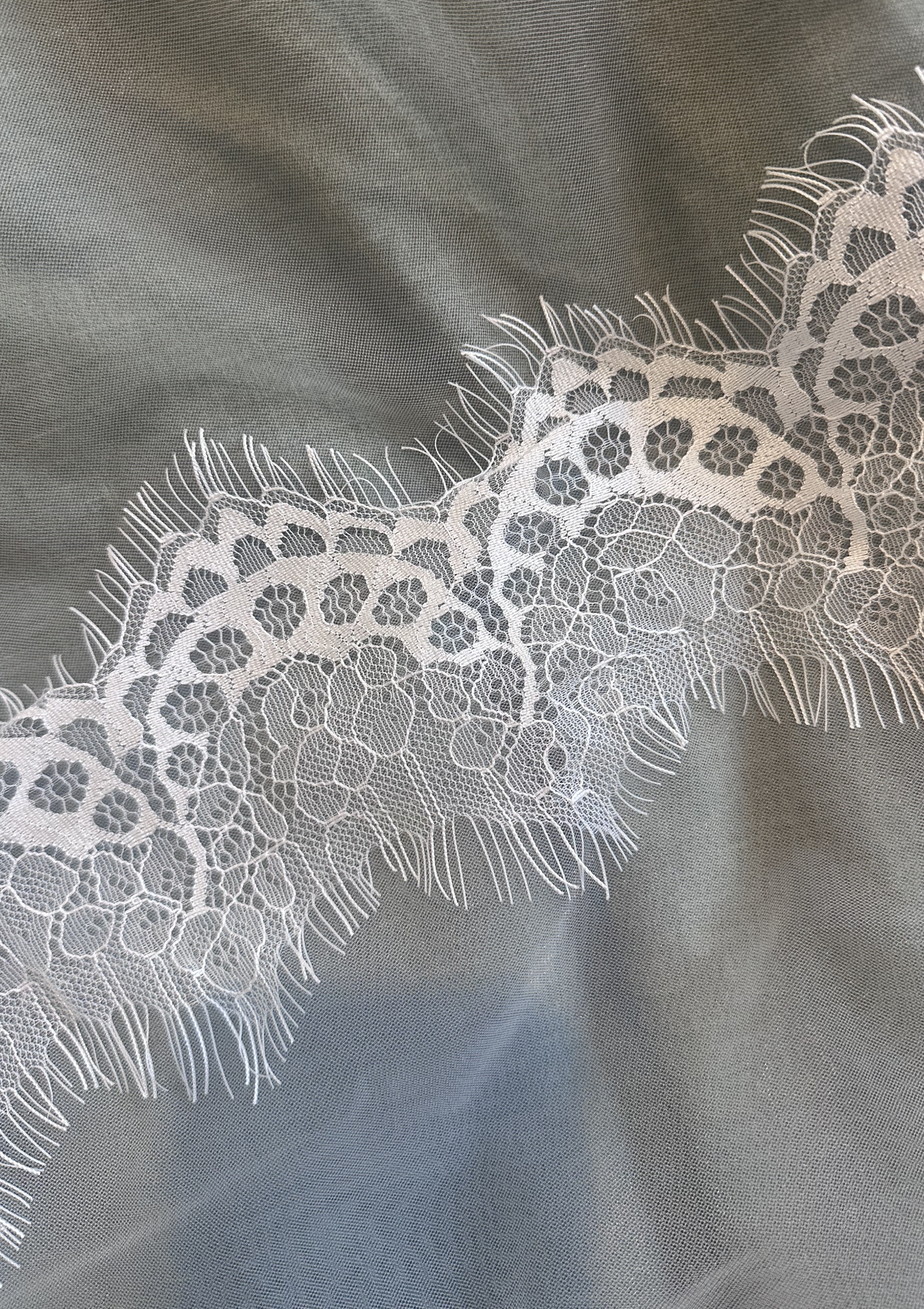 Mantilla Lace Bridal Veil- Ivory